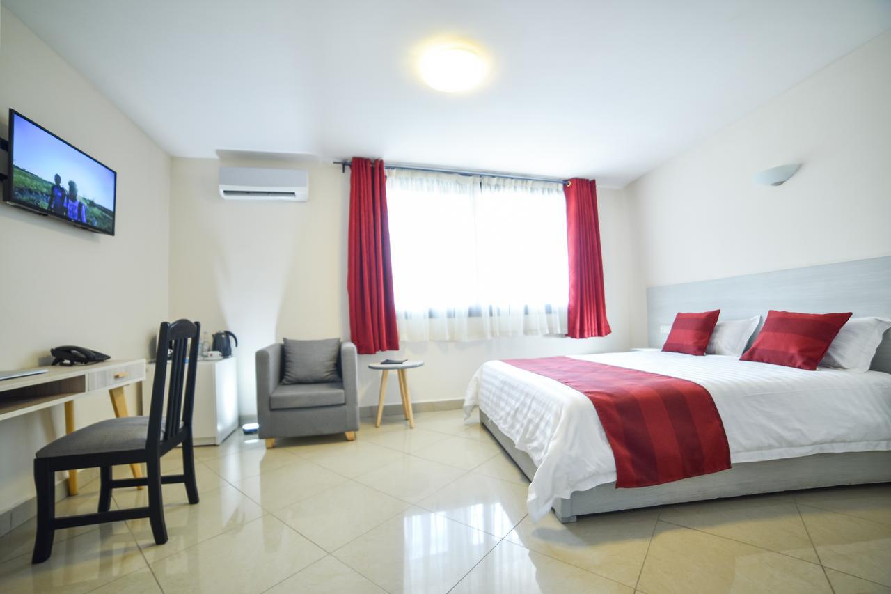Lova Hotel Antananarivo Exteriör bild