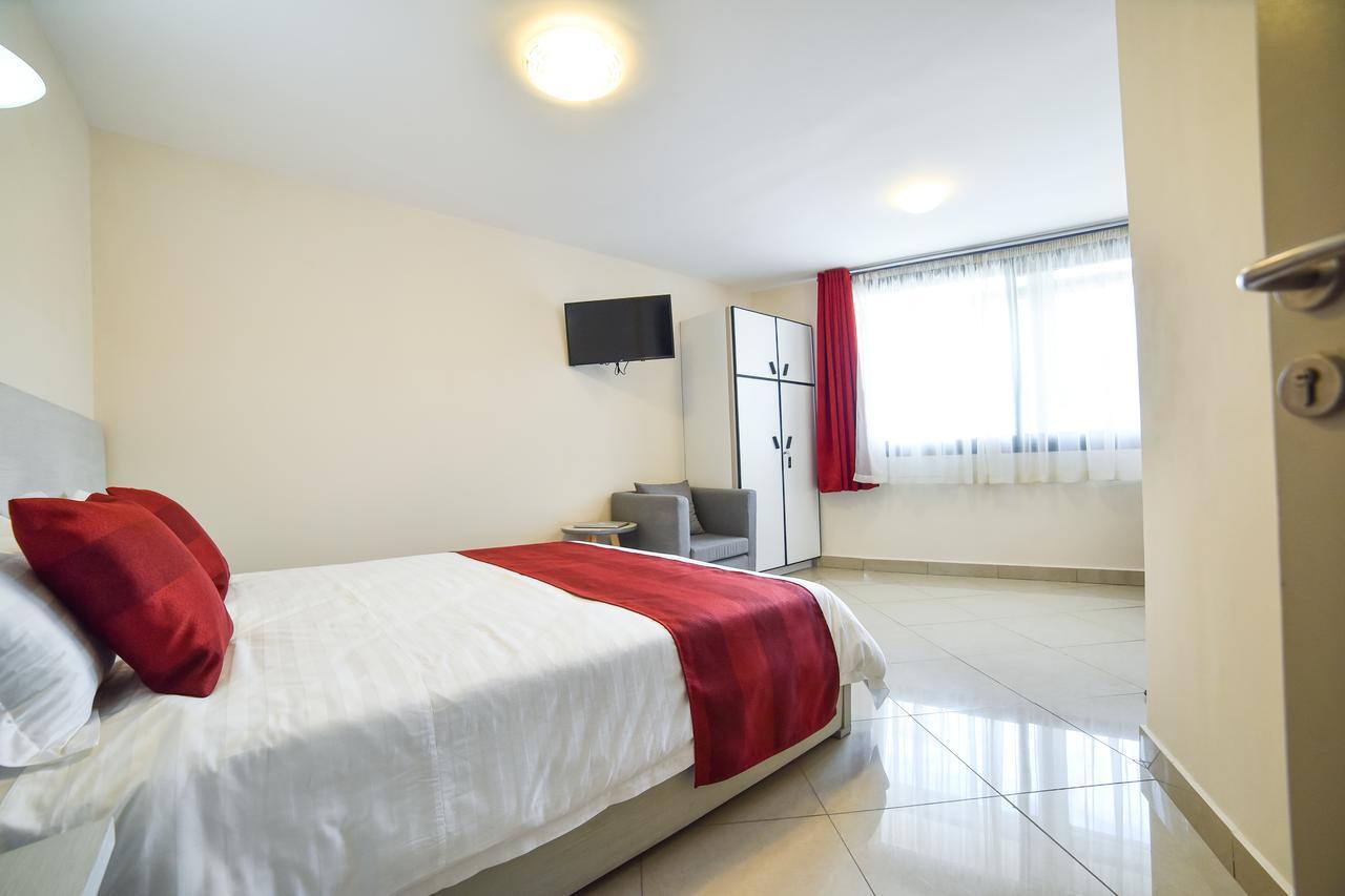Lova Hotel Antananarivo Exteriör bild